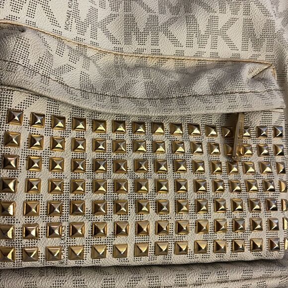 MK michael kors RHEA studded fullsize backpack cream,white tan leather gold guc - Picture 5 of 14